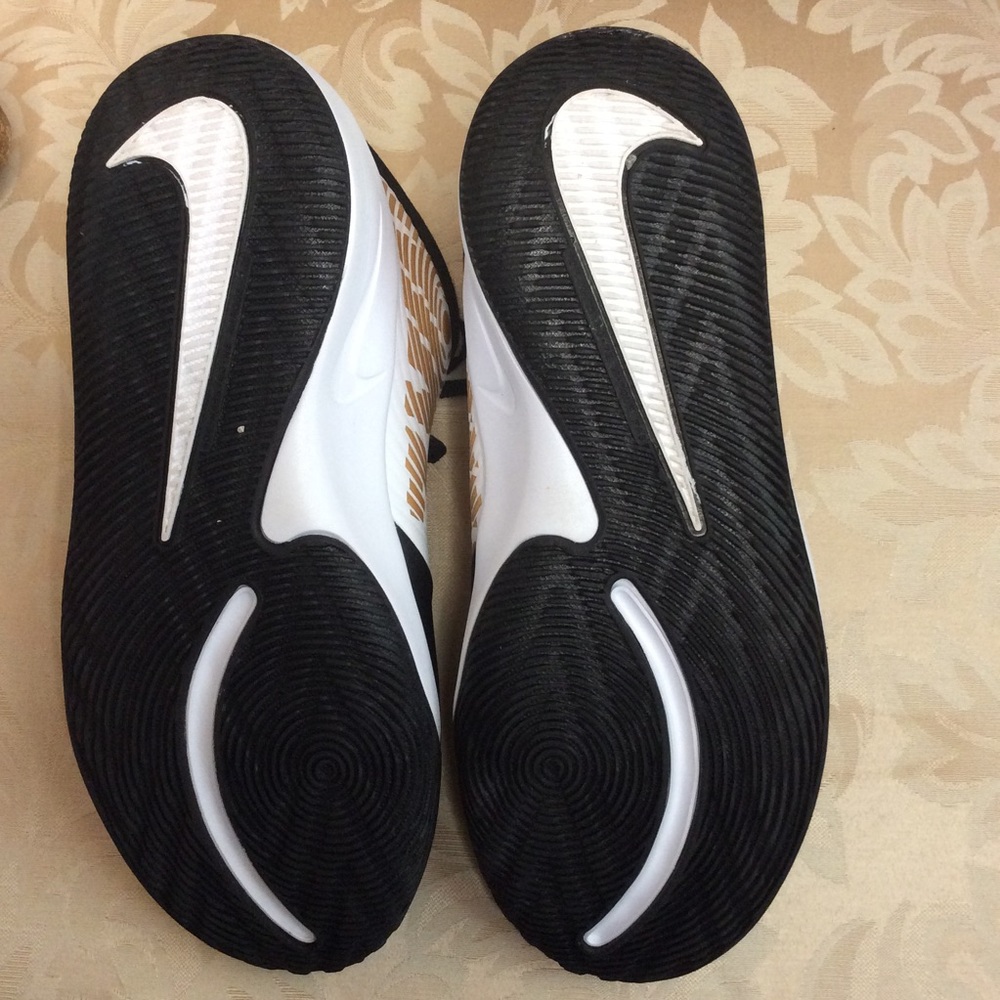 Nike Team Hustle D9 - Picture 5 of 5